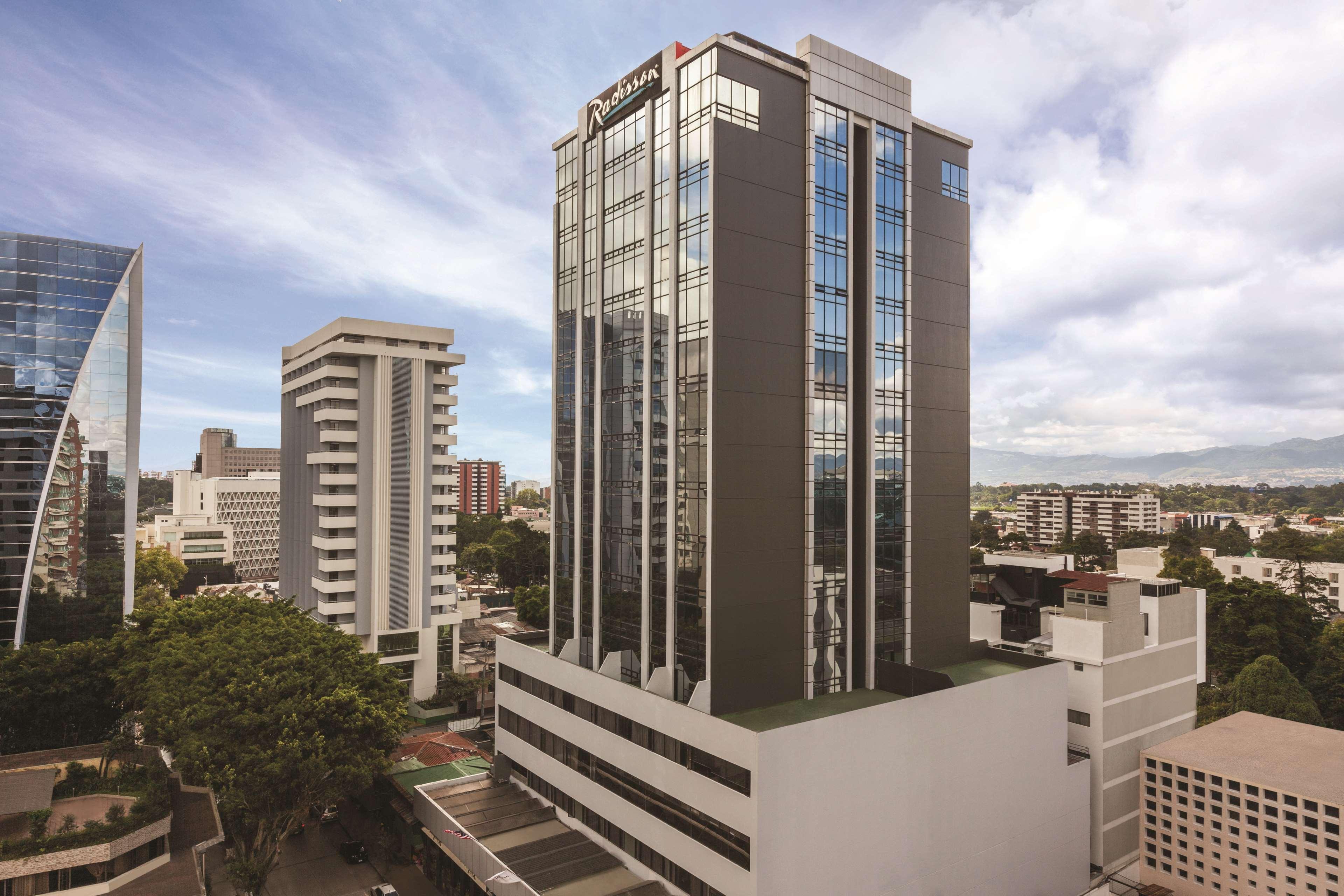 Готель Wyndham Garden Guatemala City Екстер'єр фото The building in 2015