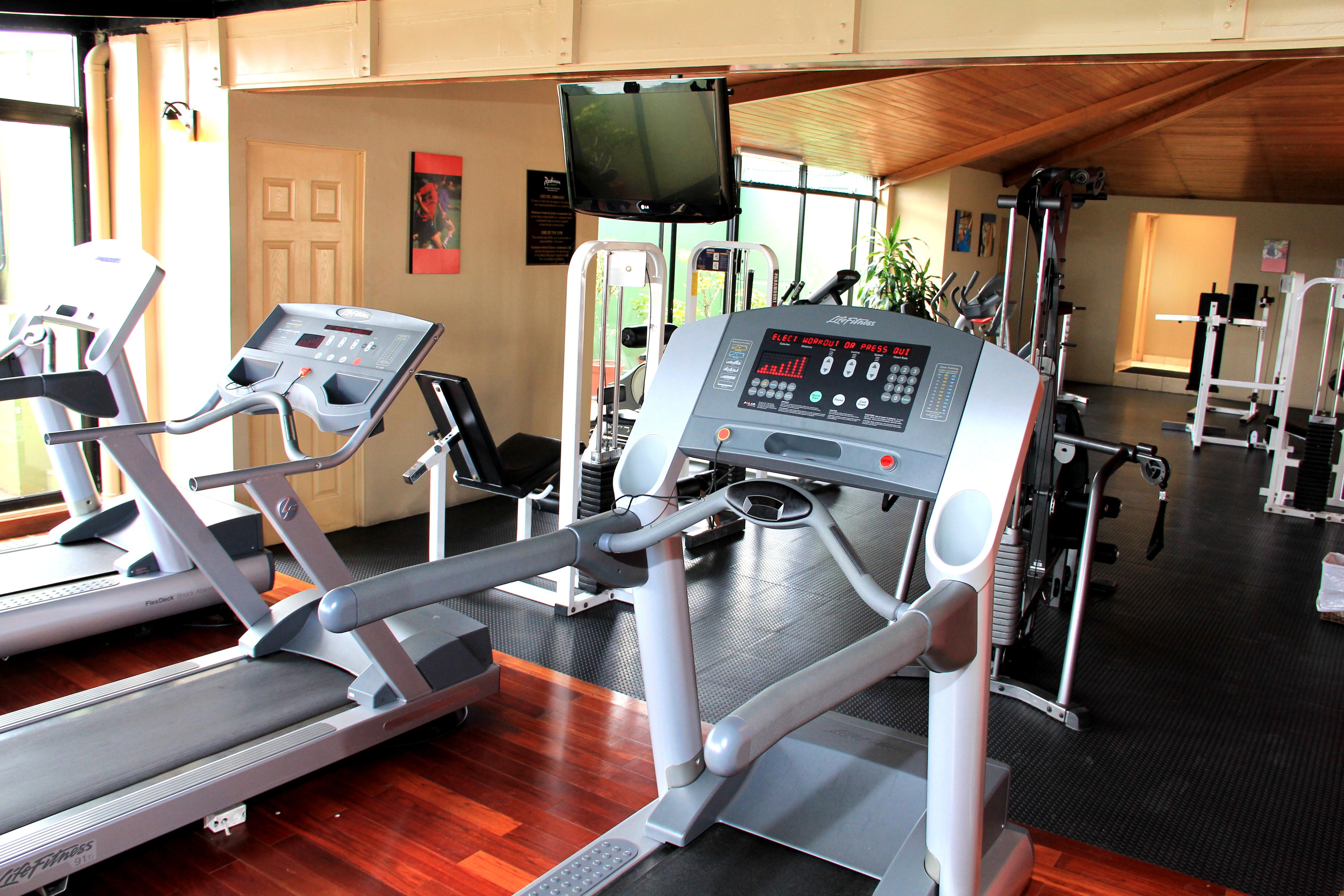 Готель Wyndham Garden Guatemala City Екстер'єр фото A treadmill